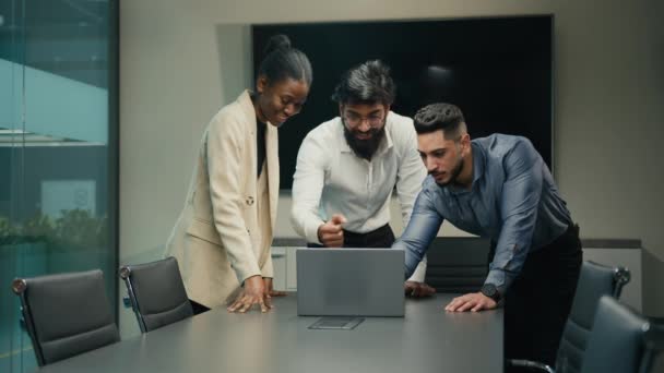 Success Business Team Multiracial Diverse People Office Workers Group Laptop — Vídeo de stock