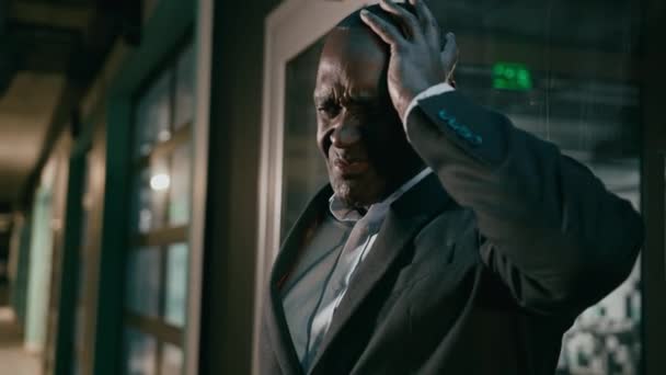 Unhealthy Sick Mature African American Man Feel Headache Holding Head — Stockvideo