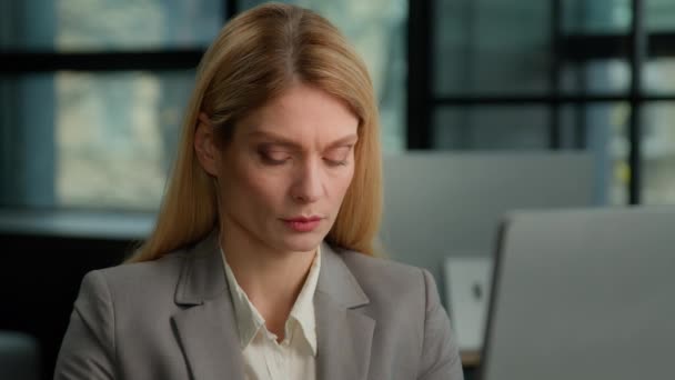 Caucasian Middle Aged 40S Adult Woman Office Worker Executive Tired — Stock videók