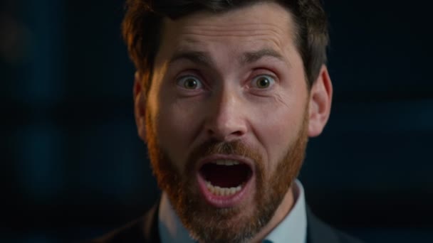 Portrait Surprised Shocked Caucasian Adult Bearded Businessman Middle Aged 35S — Vídeo de stock
