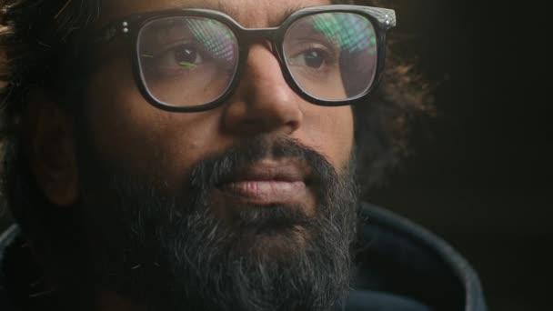 Close Pensive Male Face Eyeglasses Looking Side Bearded Man Thinking — Stock video