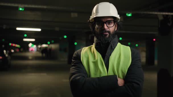 Portrait Indian Male Professional Heavy Metal Industry Engineer Arabian Bearded — Stockvideo