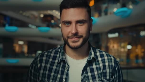 Businessman Middle Aged Man Bearded 30S Male Shopper Customer Business — Vídeos de Stock
