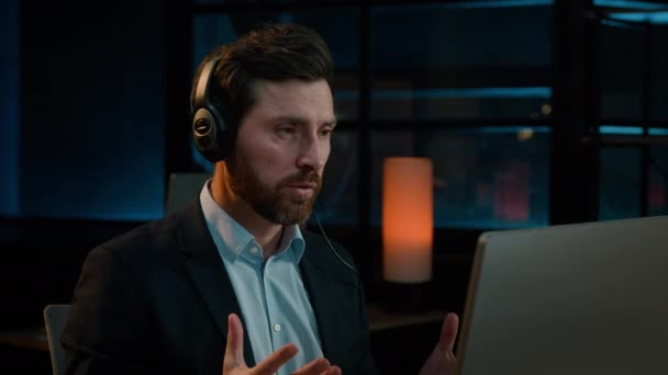 Businessman Headphones Use Computer Headset Call Center Helpline Company Talking — Vídeos de Stock