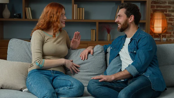 Woman Talking Man Home Joyful Caucasian Couple Sit Couch Redhead — Photo