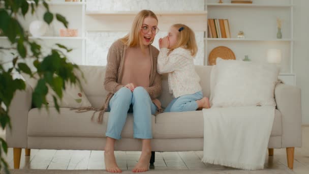 Caucasian Little Girl Daughter Child Kid Whisper Secret Gossip Mum — Stock Video
