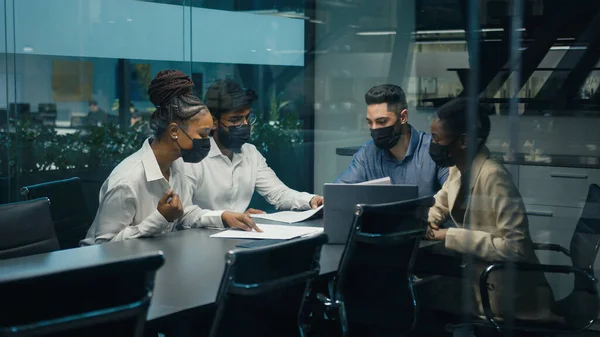 Diverse Professional Multiethnic Business Team Workers Colleagues Medical Masks Office — Stockfoto