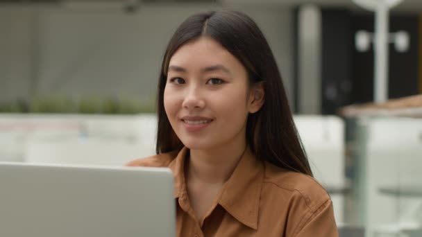 Šťastná Asijské Žena Číňan Korejština Japonská Dívka Businesswoman Pracovní Notebook — Stock video