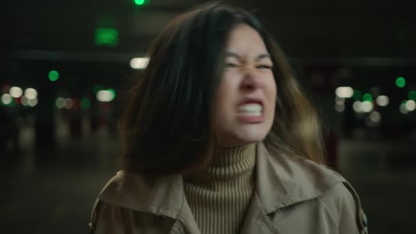Verrückt Wütend Verrückt Asiatisch Koreanisch Chinesisch Japanisch Mädchen Schreien Auto — Stockvideo