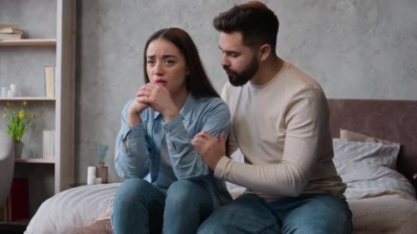 Pár Veszekedés Családi Probléma Szakítás Félreértés Konfliktus Válás Kaukázusi Férfi — Stock videók