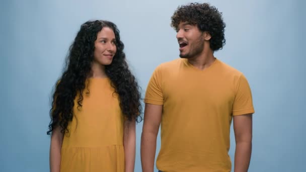 Indisk Arabisk Spansktalende Forskelligartet Multiracial Forbløffet Vidunder Chokeret Overrasket Overrasket – Stock-video