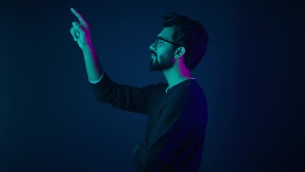 Infographie Hologramme Édition Modèle Ultraviolet Fond Arabe Homme Salut Tech — Video