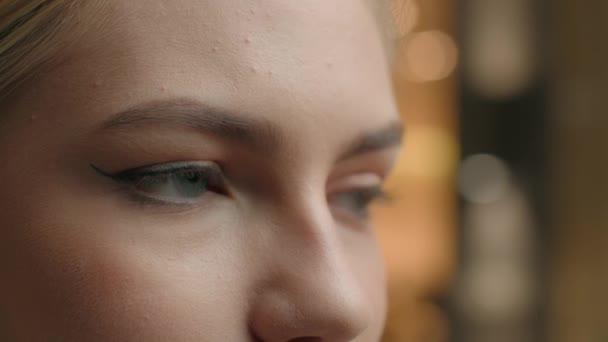 Nahaufnahme Makro Ansicht Weibliche Blaue Augen Unkenntlich Frau Menschliches Gesicht — Stockvideo