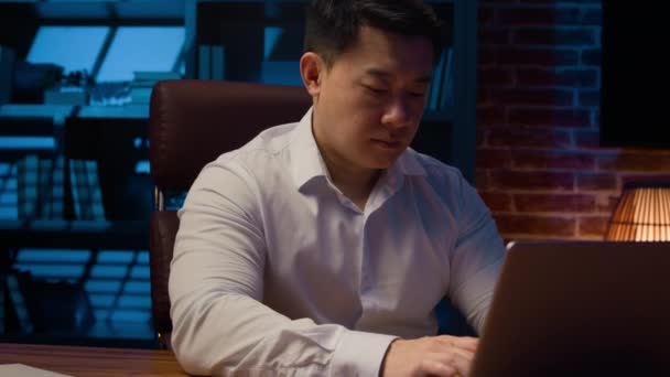 Adult Obosit Asiatic Muncitor Chinez Freelancer Afaceri Coreean Antreprenor Epuizat — Videoclip de stoc