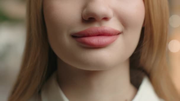 Close Lower Half Part Face Irrecognizable Female Full Plumped Lips — Vídeo de stock