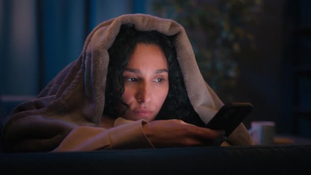아메리카 출신의 여성은 피곤해 여자를 화나게 Arabian Female Sleep Disorder — 비디오