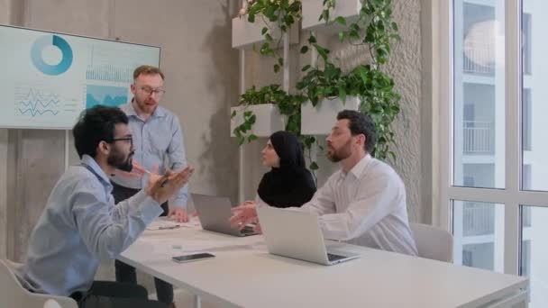 Emotional Business Team Arguing Office Discussing Financial Strategy Graphics Results — Vídeo de Stock