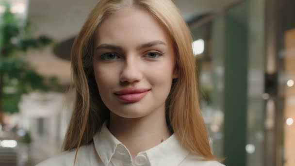 Businesswoman Kavkazský 20S Žena Gen Dívka Prodejce Oblečení Obchod Obchod — Stock video