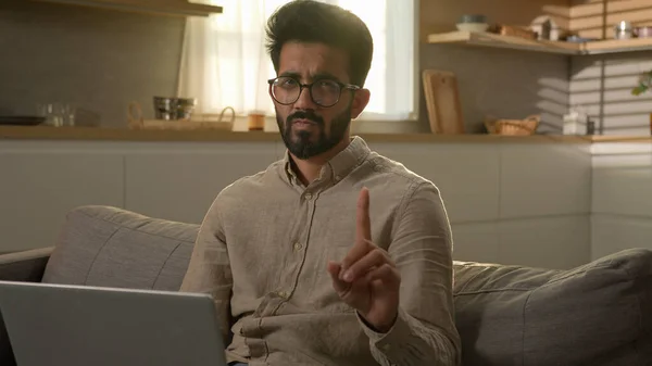 Arabisch Indischen Mann Geschäftsmann Freiberufler Arbeiten Mit Laptop Aus Der — Stockfoto