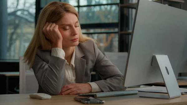 Tired Sleeping Exhausted Napping Businesswoman Middle Aged Caucasian Adult Woman — Foto de Stock