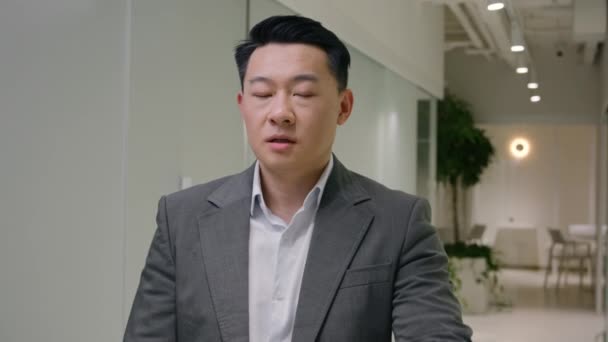 Allvarlig Asiatisk Koreansk Kinesisk Japansk Man Vuxen Mogen Affärsman Arbetsgivare — Stockvideo