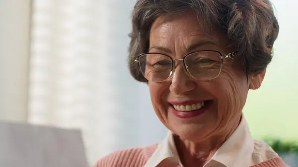 Happy Smiling Laughing Joyful Caucasian Old Woman Reading Good News — Stock Photo, Image