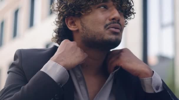 Arabian Cierpi Biznes Pracodawca Źle Indyjski Człowiek Przedsiębiorca Biznesmen Mieście — Wideo stockowe