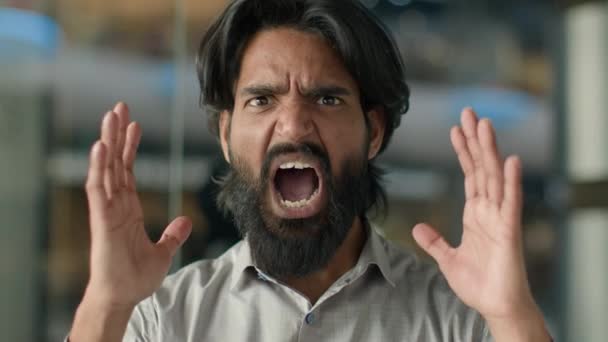 Nahaufnahme Emotionale Wütend Aggressiv Wütend Unzufrieden Stressig Irritiert Verrückt Indischen — Stockvideo
