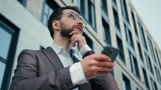 Confused Thoughtful Business Man Caucasian Bearded Businessman Male Guy Lost — Stock Video