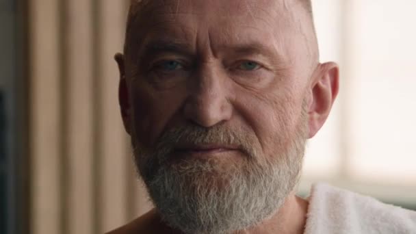 Retrato Años Edad Arruga Tez Saludable Anciano Abuelo Gris Barba — Vídeo de stock