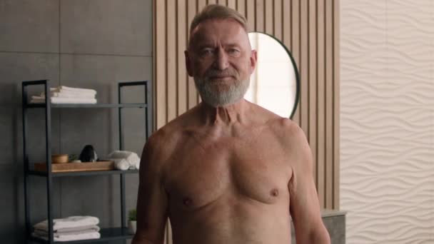 Naked Shirtless Slim Caucasian Old Senior Mature Man Happy Positive — стоковое видео