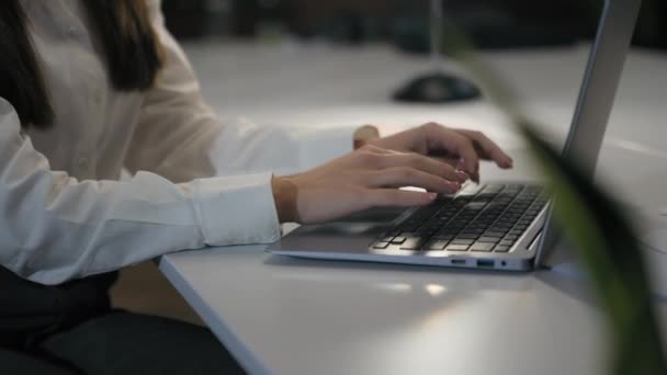 수없는 사무실 근로자 비즈니스 사용자 사업가 노트북 키보드 컴퓨터 테이블 — 비디오