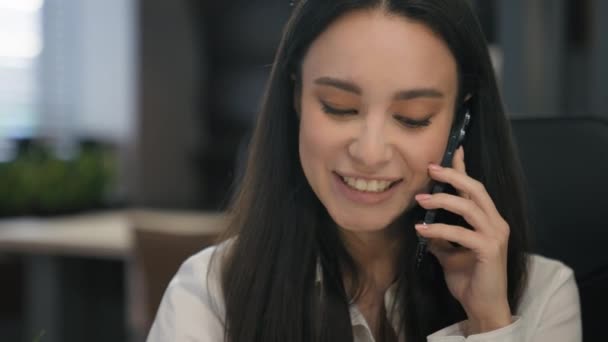 Glücklich Lächelnd Schön Geschäftsfrau Kaukasische Managerin Mädchen Geschäftsfrau Arbeitgeber Büroangestellte — Stockvideo