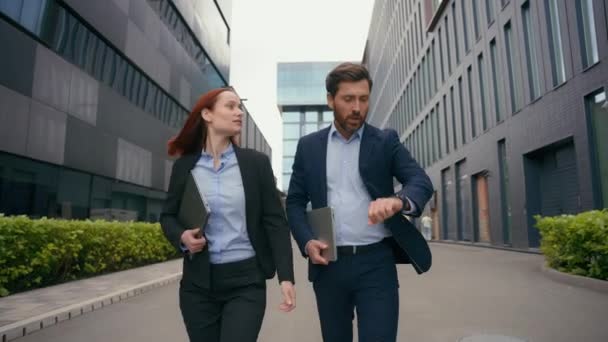 Caucasian Businesspeople Business Colleagues Coworkers Partners Managers Businesswoman Businessman Walking — Stock Video