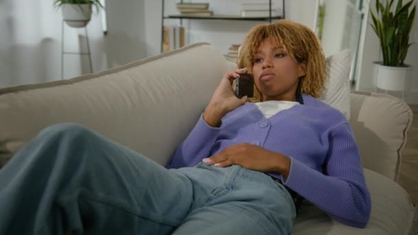 African American Sad Stress Upset Girl Woman Talking Mobile Phone — Stock Video