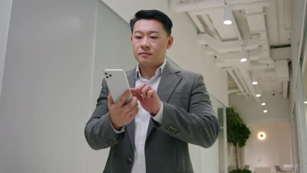 Asiatisk Senior Medelålders Man Företagare Manager Arbetare Kinesisk Koreanska Talet — Stockvideo