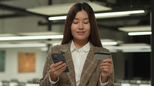 Азиатка Бизнес Леди Корейская Девушка Китайский Клиент Японский Клиент Малайзия — стоковое видео