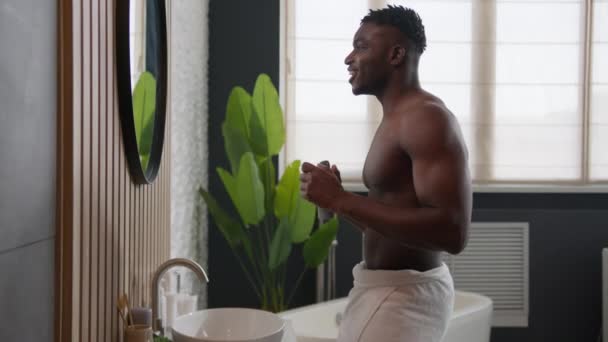 Happy African American Man Carefree Dancing Home Bathroom Muscular Sexy — стоковое видео