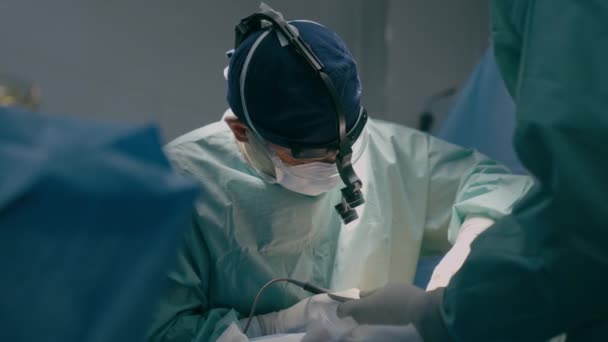 Týmoví Chirurgové Provádět Operace Operačním Sále Profesionální Lékař Pomocí Moderních — Stock video