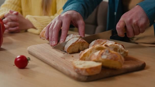 Kaukázusi Család Egyedülálló Apa Szülő Apaság Reggeli Vacsora Együtt Élelmiszer — Stock videók