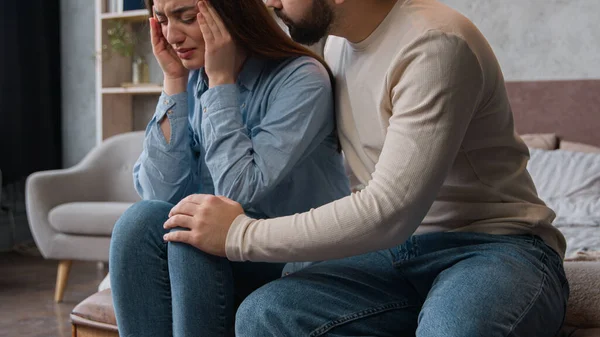 Paar Streit Schlafzimmer Traurig Beleidigt Frau Verletzt Weinende Beziehung Trennung — Stockfoto