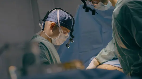 Team Men Surgeons Paramedics Doctors Operate Patient Laparoscopic Gastric Surgery — Stock Photo, Image