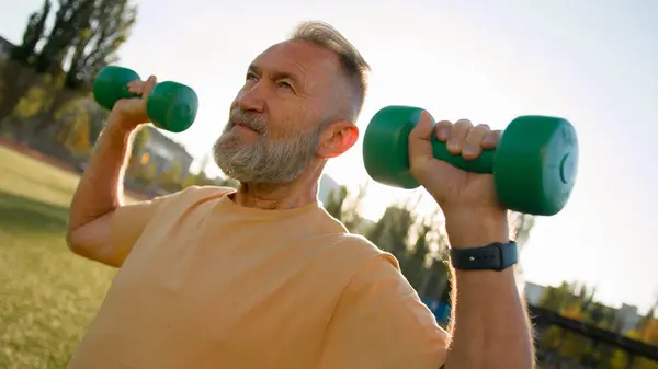 Homem Europeu Caucasiano Envelhecido Desportista Haltere Haltere Haltere Musculação Energia — Fotografia de Stock
