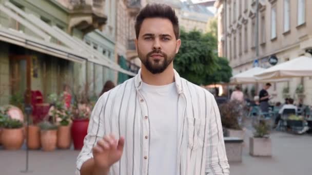 Junge Europäische Kaukasier Geste Hand Stoppen Verweigerung Drehen Kopf Keine — Stockvideo