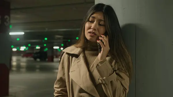 Niespokojny Zdenerwowany Azji Kobieta Chiński Koreański Dziewczyna Japoński Bizneswoman Rozmawiać — Zdjęcie stockowe