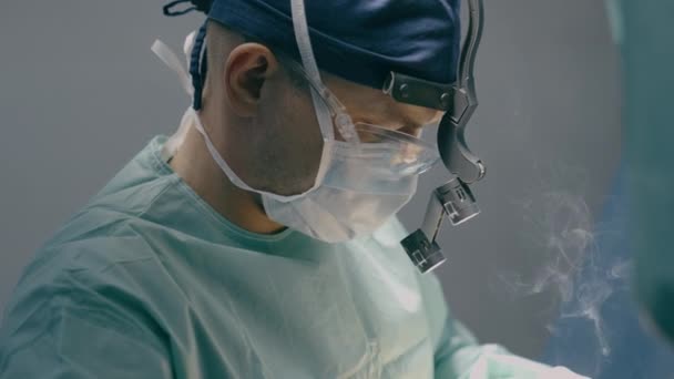 Κοντινό Πλάνο Γιατρός Άνθρωπος Ιατρός Ιατρός Χειρουργός Γιατρός Προστατευτική Ιατρική — Αρχείο Βίντεο