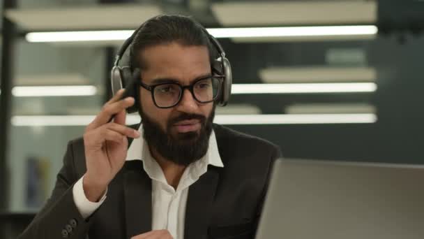 Arab Muszlim Üzletember Indiai Üzletember Munkáltató Vállalkozó Menedzser Beszélni Videó — Stock videók