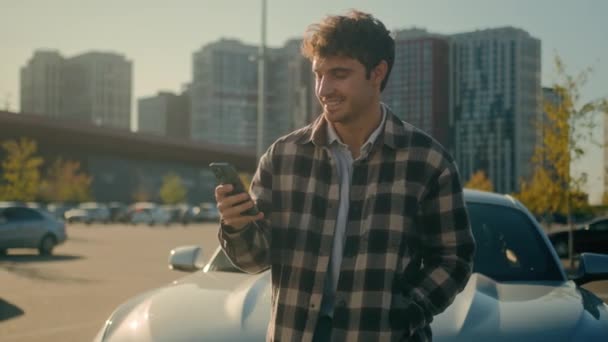 Caucasian Man User Driver Using Smartphone Mobile Phone Messaging Online — Stock Video