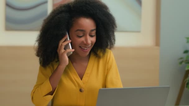 Lachende Vrouw Afro Amerikaanse Vrouw Business Girl Gelukkig Werkgever Corporate — Stockvideo