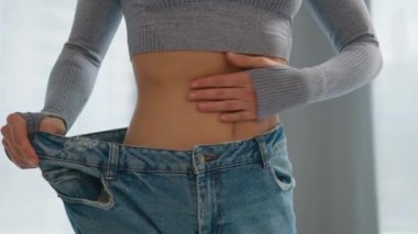 Kadın ölçümü ince karın ölçüsü tanımlanamaz sağlıklı kadın kotun büyük beden ağırlığını kaybediyor ince gövde şekilli zayıflama spor spor spor spor fitness 'i
